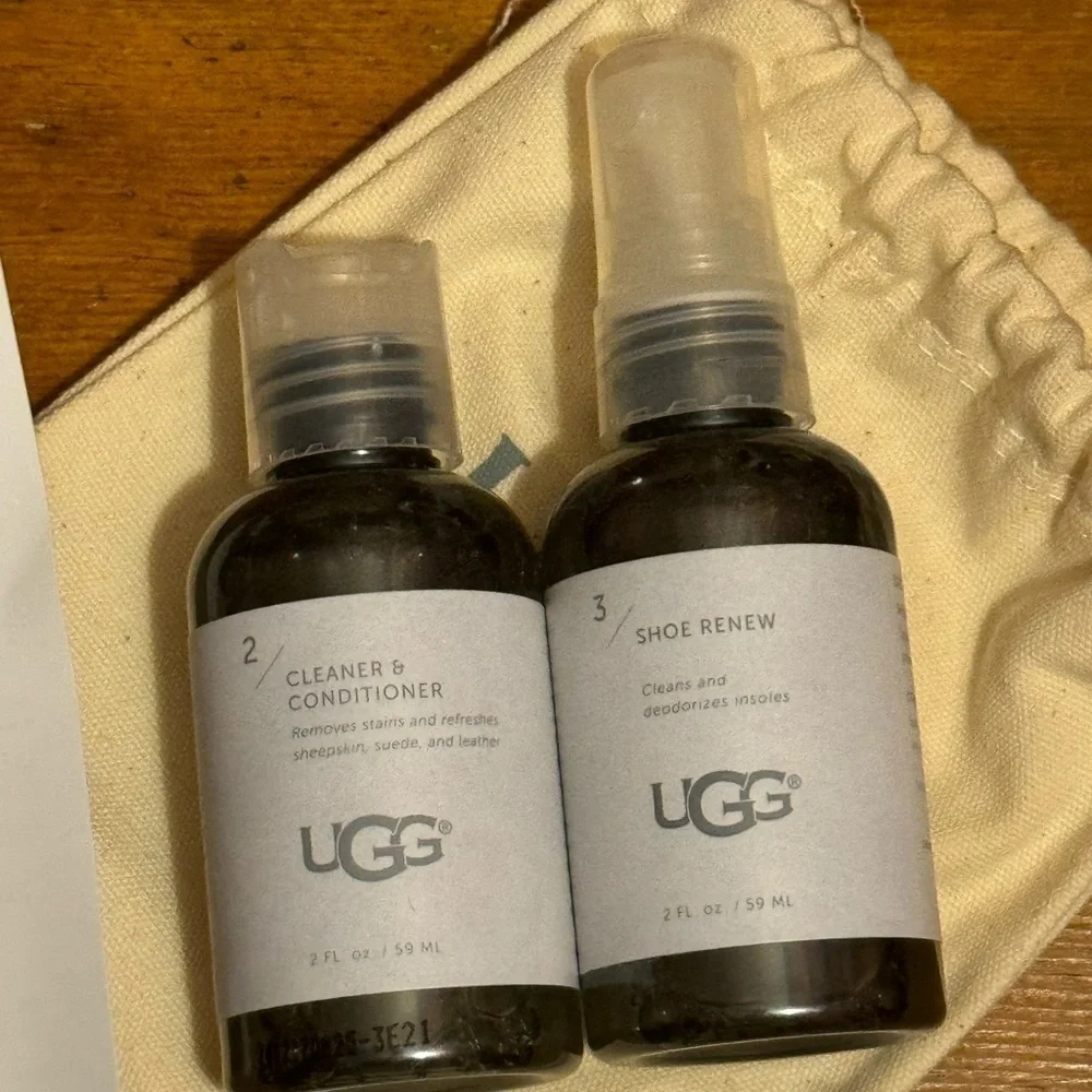 🔥BRAND NEW‼️ UGG 2 PIECE CLEANER KIT/SET Brand New In Bottle - Picture 3 of 6